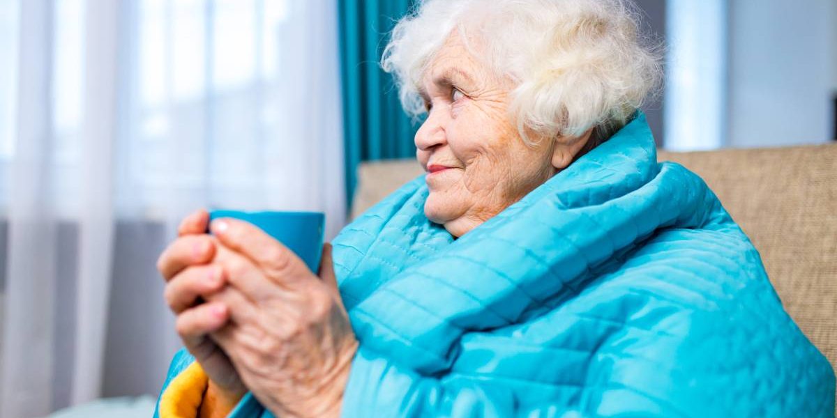 Generous Ways to Help Your Elderly Neighbours This Winter